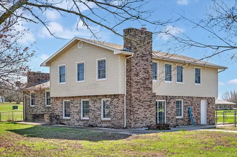 19156 Us Highway 54, Wheatland, MO 65779