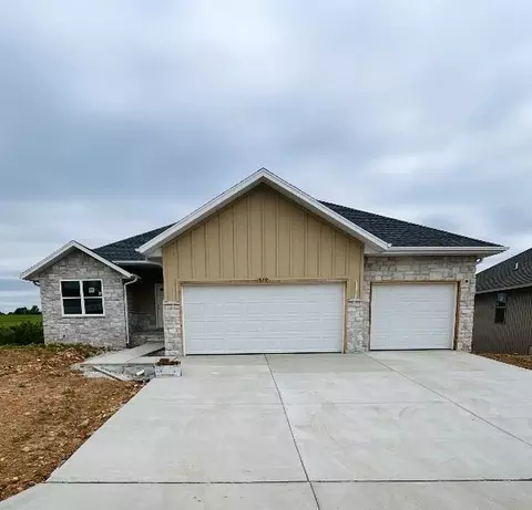 679 W Castor Loop, Nixa, MO 65714
