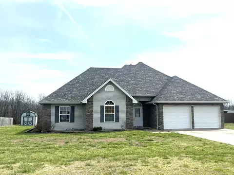 652 S Locust St, Buffalo, MO 65622