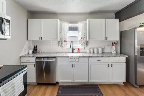 Kitchen - 1340 N Brown Ave, Springfield, MO 65802 photo 2 of 2