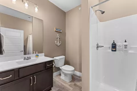 Bath - 128 Chateau Mountain Ct, Branson, MO 65616 photo 3 of 9