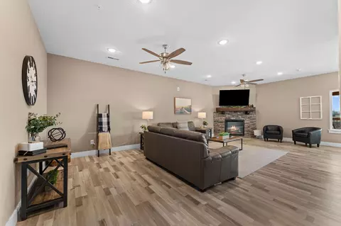 Living - 128 Chateau Mountain Ct, Branson, MO 65616 photo 3 of 7