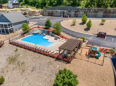 Exterior - 128 Chateau Mountain Ct, Branson, MO 65616 photo 9 of 28