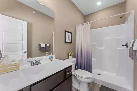 Bath - 128 Chateau Mountain Ct, Branson, MO 65616 photo 5 of 9