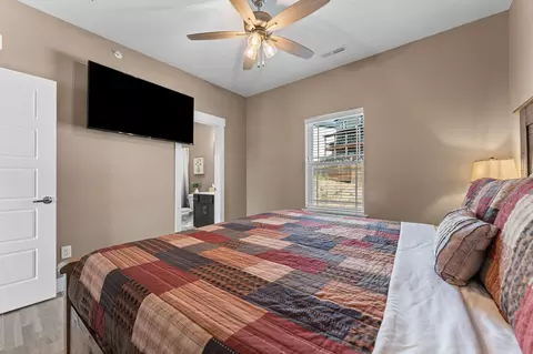 Bedroom - 128 Chateau Mountain Ct, Branson, MO 65616 photo 5 of 18