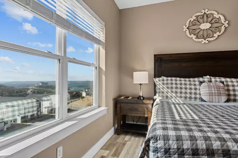 Bedroom - 128 Chateau Mountain Ct, Branson, MO 65616 photo 13 of 18