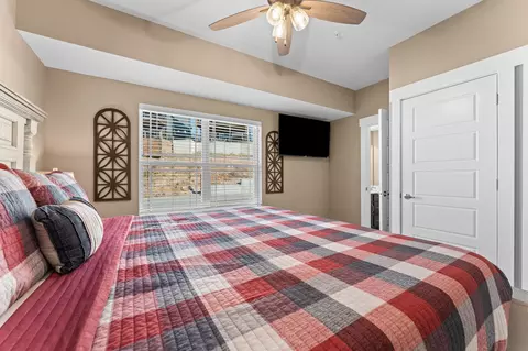 Bedroom - 128 Chateau Mountain Ct, Branson, MO 65616 photo 2 of 18