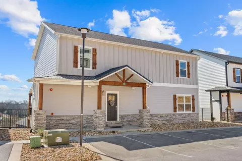 Exterior - 128 Chateau Mountain Ct, Branson, MO 65616 photo 1 of 28