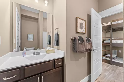 Bath - 128 Chateau Mountain Ct, Branson, MO 65616 photo 6 of 9