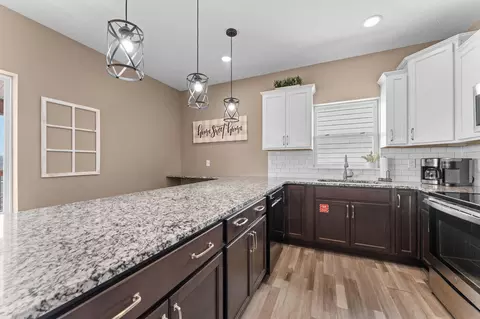 Kitchen - 128 Chateau Mountain Ct, Branson, MO 65616 photo 2 of 3