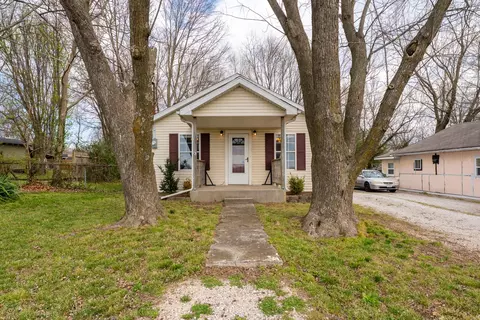 1330 N Fulbright Ave, Springfield, MO 65802