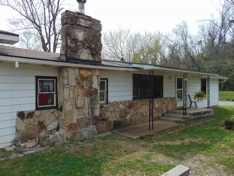 1101 Sapp St, Cassville, MO 65625