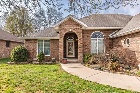 3838 W Eaglecrest St, Battlefield, MO 65619