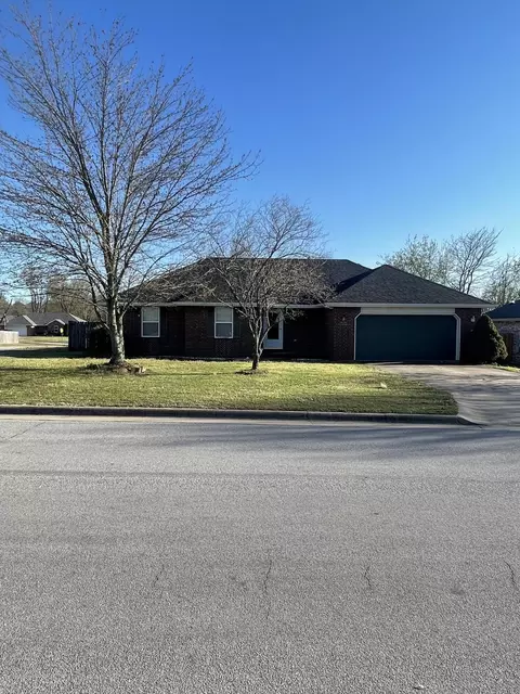 3502 W Village Ter, Springfield, MO 65810