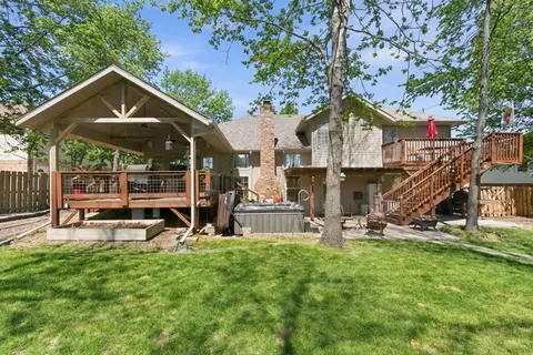 Exterior - 1022 Daniels St, Aurora, MO 65605 photo 3 of 12