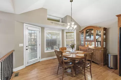 Dining - 1022 Daniels St, Aurora, MO 65605 photo 2 of 2