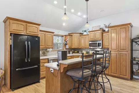 Kitchen - 1022 Daniels St, Aurora, MO 65605 photo 3 of 3