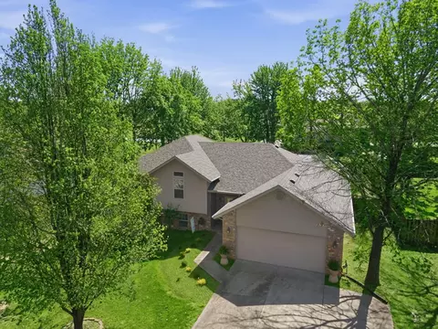 View/Area - 1022 Daniels St, Aurora, MO 65605 photo 1 of 3