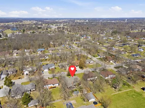 View/Area - 1022 Daniels St, Aurora, MO 65605 photo 2 of 3