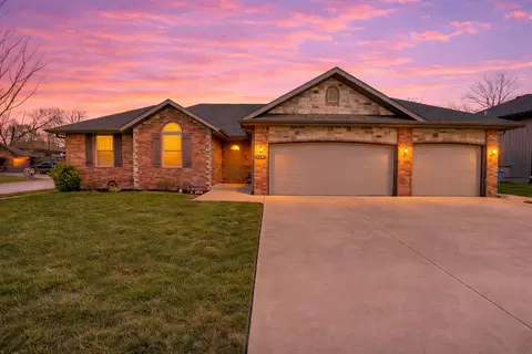 955 E Lakota St, Nixa, MO 65714 photo 2