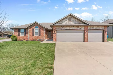 955 E Lakota St, Nixa, MO 65714