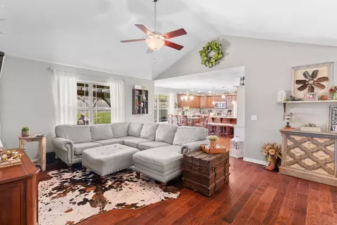 955 E Lakota St, Nixa, MO 65714 photo 8