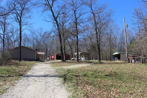 158 Ponder Slab Rd, Iberia, MO 65486