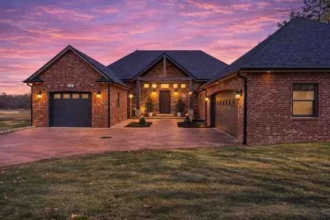 108 Island Green Dr, Republic, MO 65738