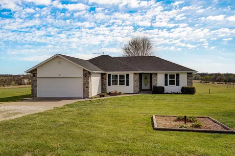1300 Hedgpeth Rd, Rogersville, MO 65742