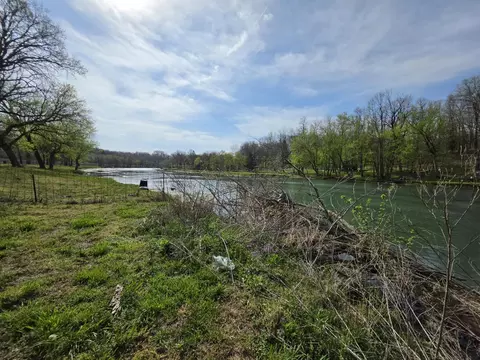 000 Spring Lake Dr, Mammoth Spring, AR 72554 photo 3