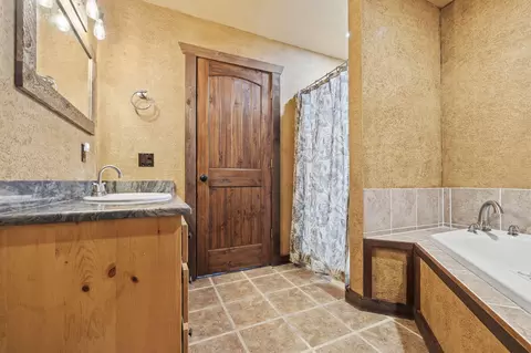 Bath - 103 Rustic Ridge Dr, Shell Knob, MO 65747 photo 3 of 8