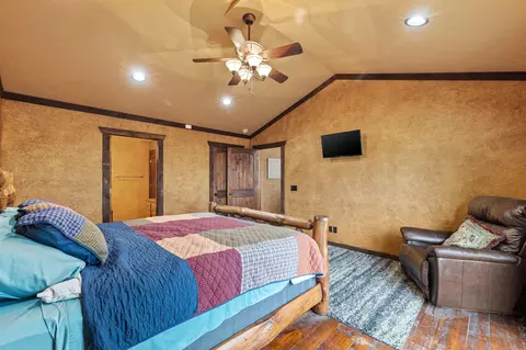 Bedroom - 103 Rustic Ridge Dr, Shell Knob, MO 65747 photo 2 of 7