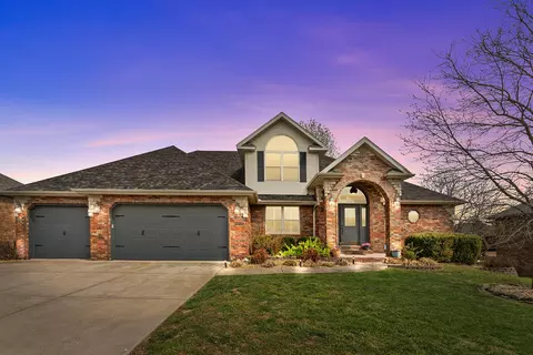 2712 N 25th St, Ozark, MO 65721
