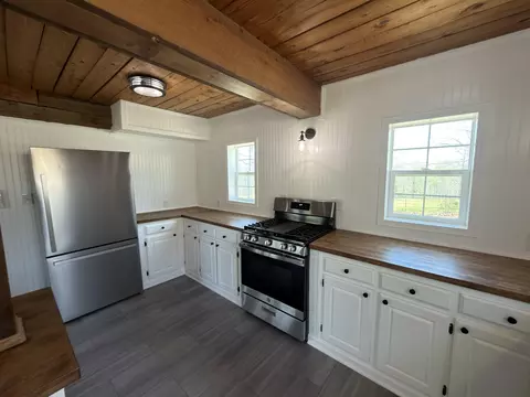 Kitchen - 2731 County Road 250, Thayer, MO 65791 photo 4 of 8