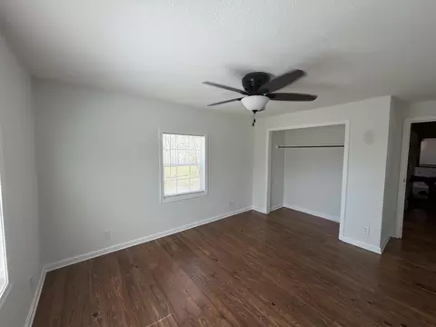 Bedroom - 2731 County Road 250, Thayer, MO 65791 photo 2 of 2