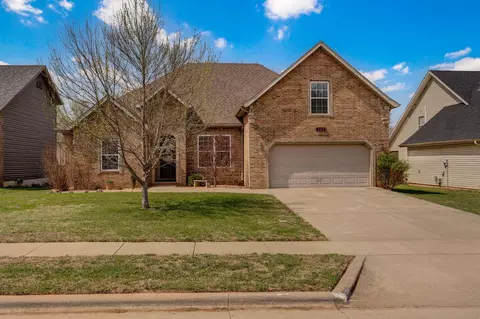 5723 S Parkhill Ave, Springfield, MO 65810