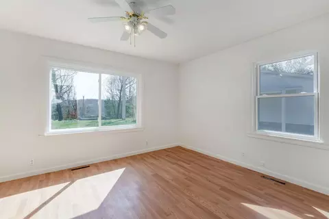 Bedroom - 182 Valley View Dr, Ridgedale, MO 65739 photo 2 of 2