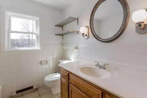Bath - 182 Valley View Dr, Ridgedale, MO 65739 photo 4 of 5