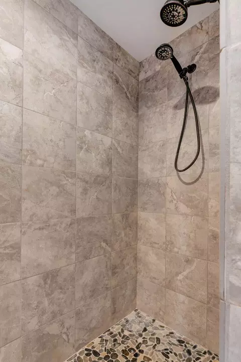Bath - 182 Valley View Dr, Ridgedale, MO 65739 photo 3 of 5
