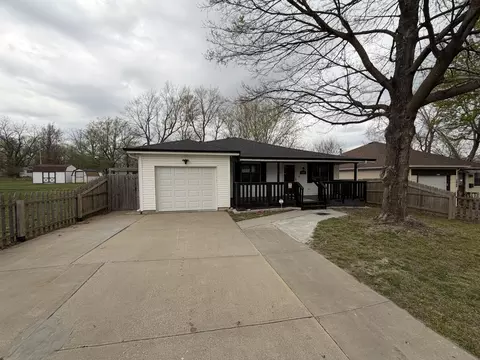 1645 N Old Orchard Ave, Springfield, MO 65803