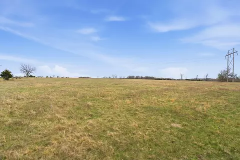 002 E Mount Gilead Rd, Bolivar, MO 65613 photo 4