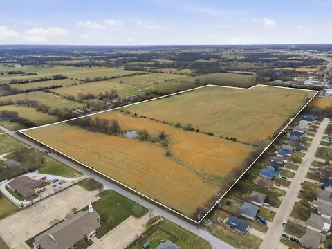 002 E Mount Gilead Rd, Bolivar, MO 65613