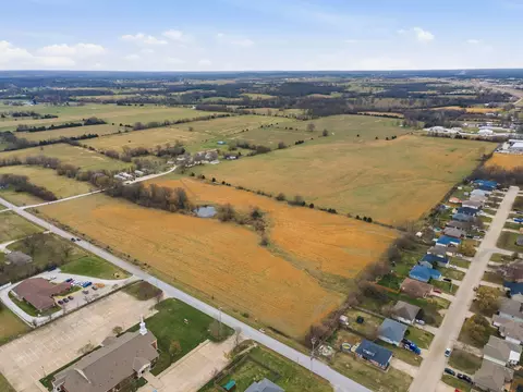 002 E Mount Gilead Rd, Bolivar, MO 65613 photo 3