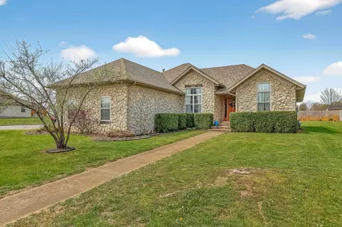 5469 S Aspen Dr, Battlefield, MO 65619