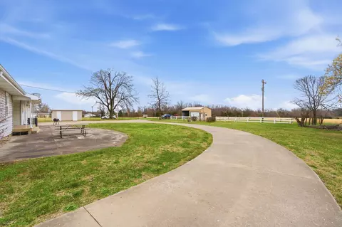 Exterior - 3916 S Springfield Ave, Bolivar, MO 65613 photo 6 of 7