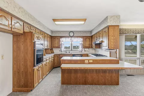 Kitchen - 3916 S Springfield Ave, Bolivar, MO 65613 photo 1 of 2