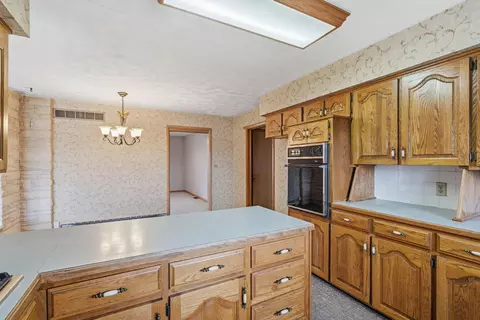 Kitchen - 3916 S Springfield Ave, Bolivar, MO 65613 photo 2 of 2
