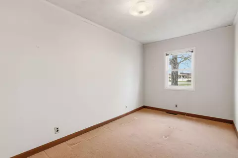 Bedroom - 3916 S Springfield Ave, Bolivar, MO 65613 photo 2 of 4