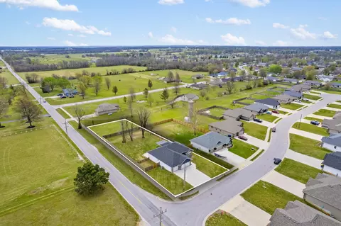 520 N Stella Ct, Willard, MO 65781 photo 2