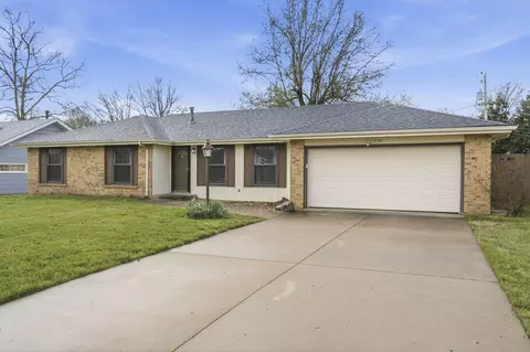 Exterior - 1650 E Swallow St, Springfield, MO 65804 photo 2 of 3